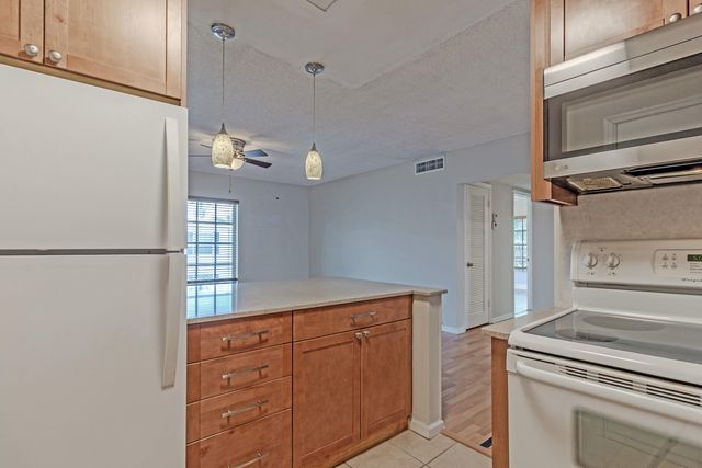 2161 NE 68th Street 332, Fort Lauderdale, FL 33308