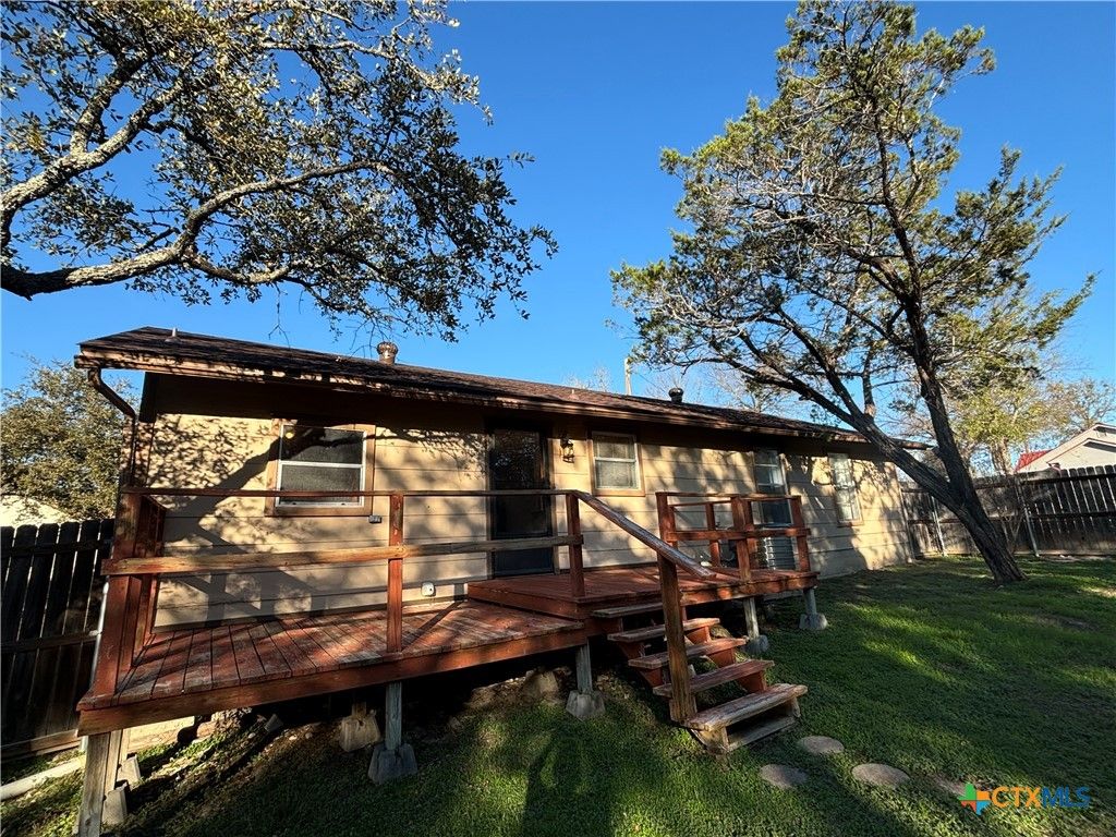 15 CLIFFSIDE Circle, Morgans Point Resort, TX 76513