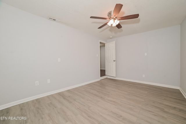 2305 Ridgecrest Drive, Knoxville, TN 37918