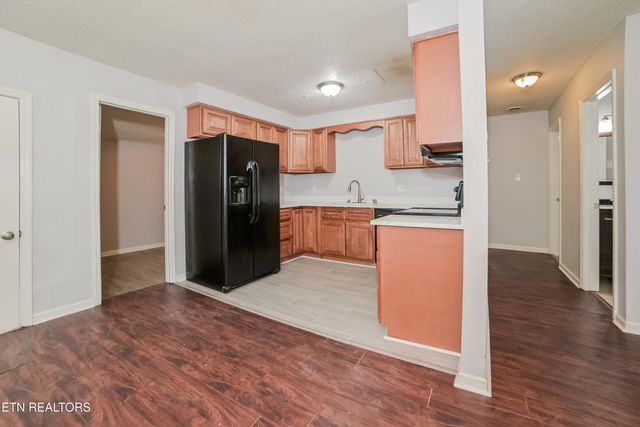 2305 Ridgecrest Drive, Knoxville, TN 37918