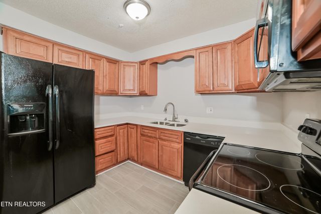 2305 Ridgecrest Drive, Knoxville, TN 37918