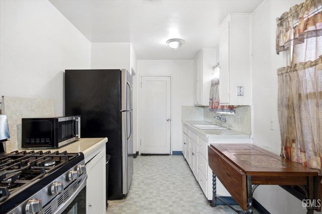 1200 2nd Street, Bakersfield, CA 93304