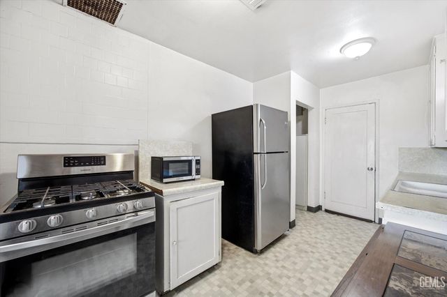 1200 2nd Street, Bakersfield, CA 93304