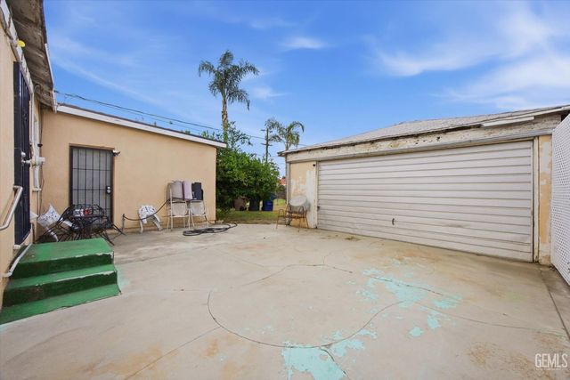 1200 2nd Street, Bakersfield, CA 93304