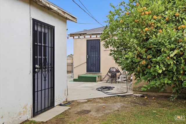 1200 2nd Street, Bakersfield, CA 93304