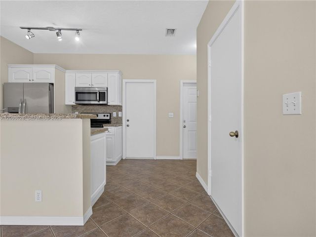 3677 San Simeon Circle, Weston, FL 33331