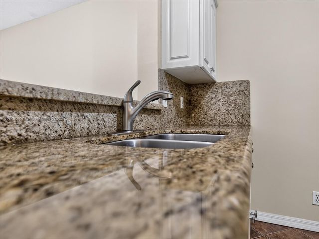 3677 San Simeon Circle, Weston, FL 33331