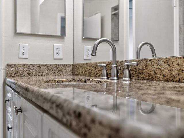3677 San Simeon Circle, Weston, FL 33331