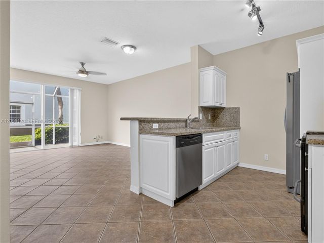 3677 San Simeon Circle, Weston, FL 33331