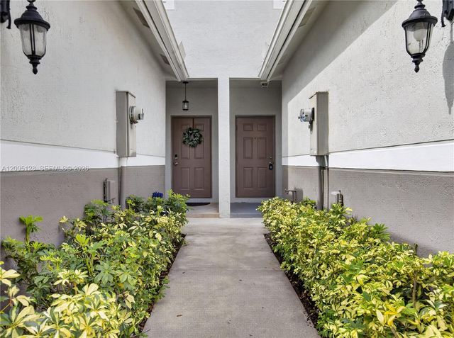 3677 San Simeon Circle, Weston, FL 33331