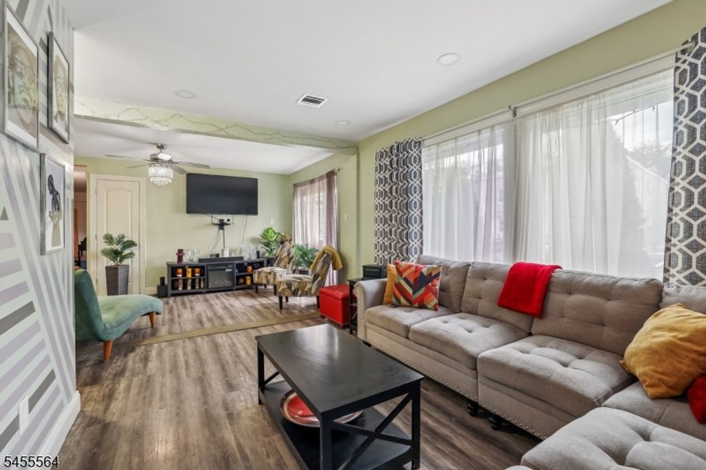 382 Amherst St, East Orange City, NJ 07018 — photo 4