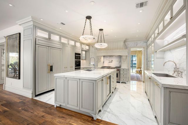 1604 North Boulevard, Houston, TX 77006