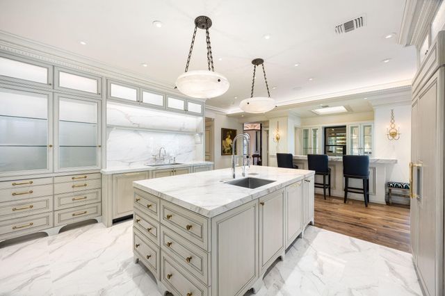 1604 North Boulevard, Houston, TX 77006