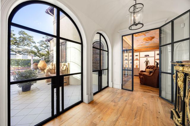 1604 North Boulevard, Houston, TX 77006