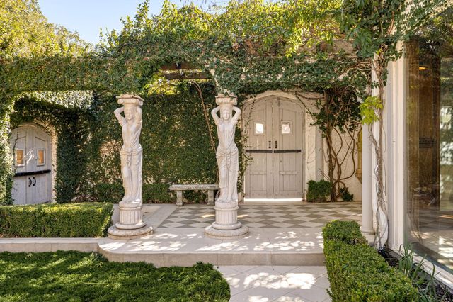 1604 North Boulevard, Houston, TX 77006