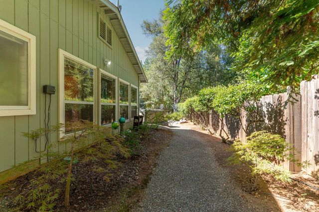 13610 Tony Ct, Pine Grove, CA 95665