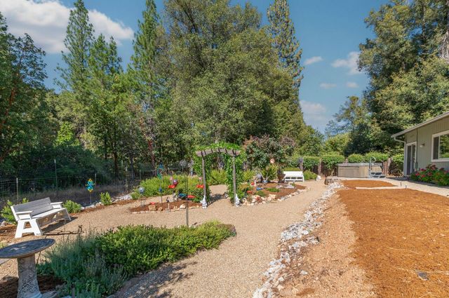 13610 Tony Ct, Pine Grove, CA 95665