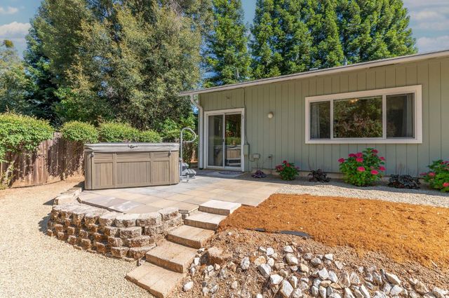 13610 Tony Ct, Pine Grove, CA 95665