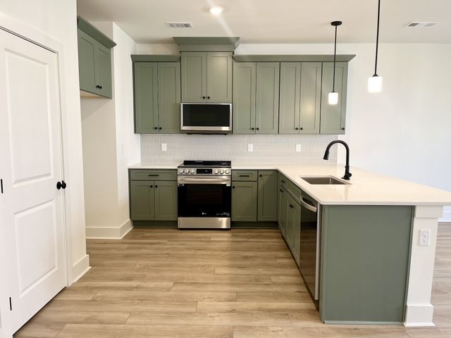 150 Valentine Aly, Nashville, TN 37218