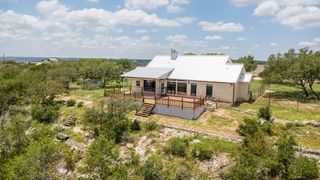 330 Hoof Beat Trail, Kerrville, TX 78028