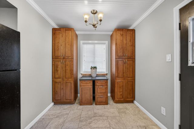 6748 Golf View Dr, Sacramento, CA 95822