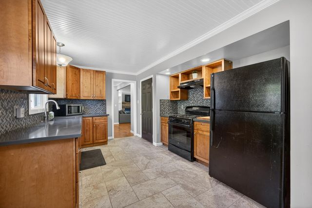 6748 Golf View Dr, Sacramento, CA 95822