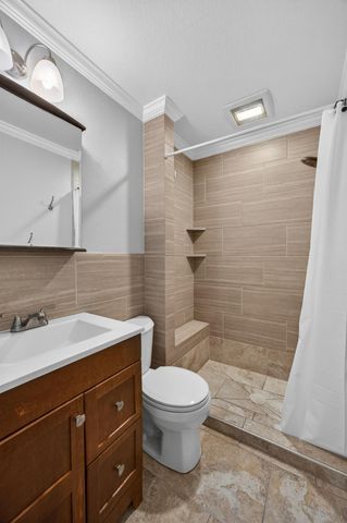 6748 Golf View Dr, Sacramento, CA 95822