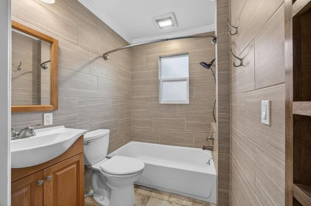 6748 Golf View Dr, Sacramento, CA 95822