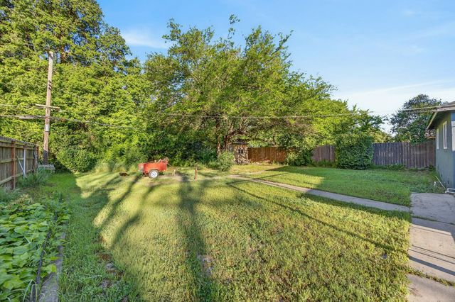 6748 Golf View Dr, Sacramento, CA 95822