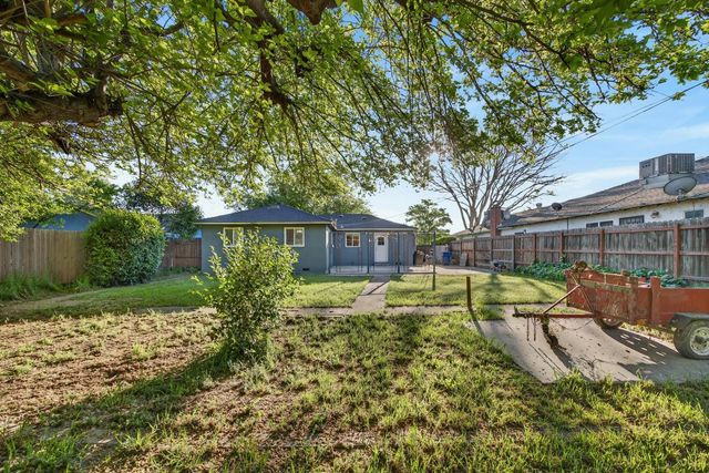 6748 Golf View Dr, Sacramento, CA 95822