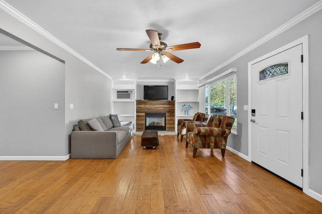 6748 Golf View Dr, Sacramento, CA 95822