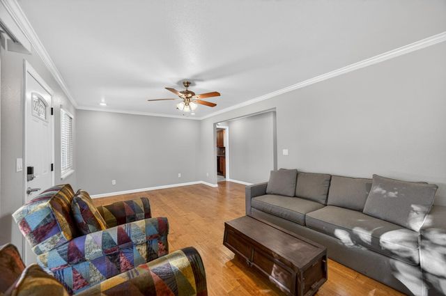 6748 Golf View Dr, Sacramento, CA 95822