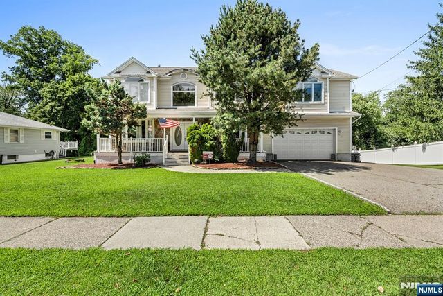 70 Farmingdale Road, Wayne, NJ 07470