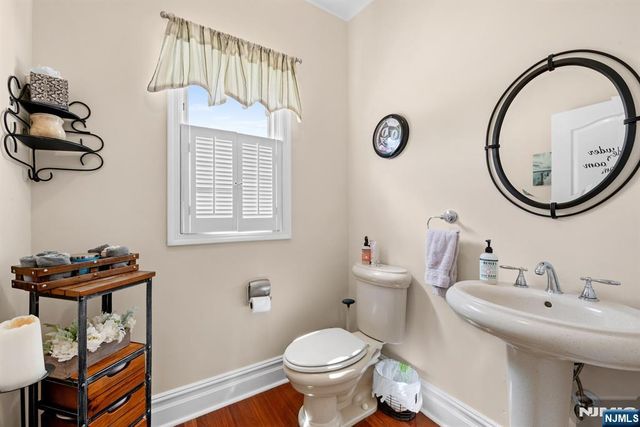 70 Farmingdale Road, Wayne, NJ 07470