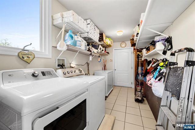 70 Farmingdale Road, Wayne, NJ 07470