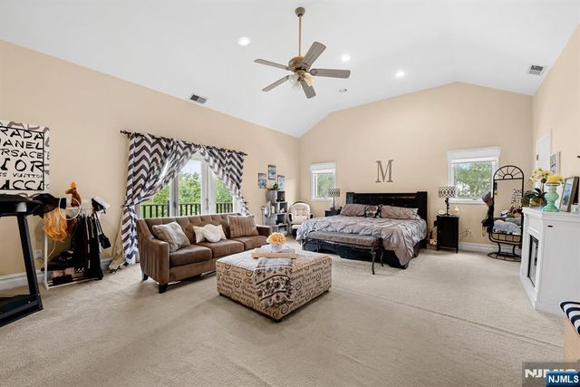 70 Farmingdale Road, Wayne, NJ 07470