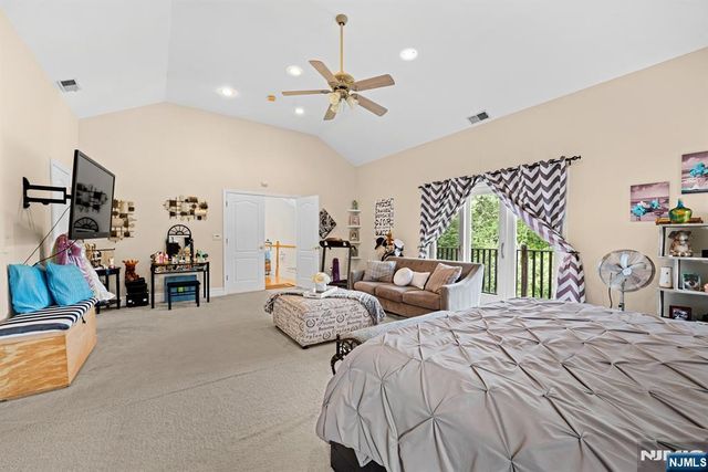 70 Farmingdale Road, Wayne, NJ 07470