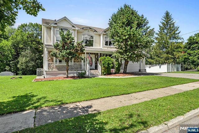 70 Farmingdale Road, Wayne, NJ 07470