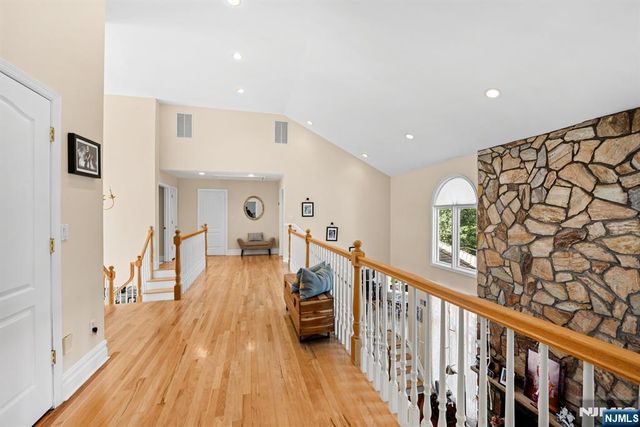 70 Farmingdale Road, Wayne, NJ 07470