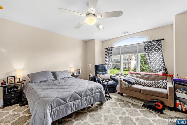 70 Farmingdale Road, Wayne, NJ 07470