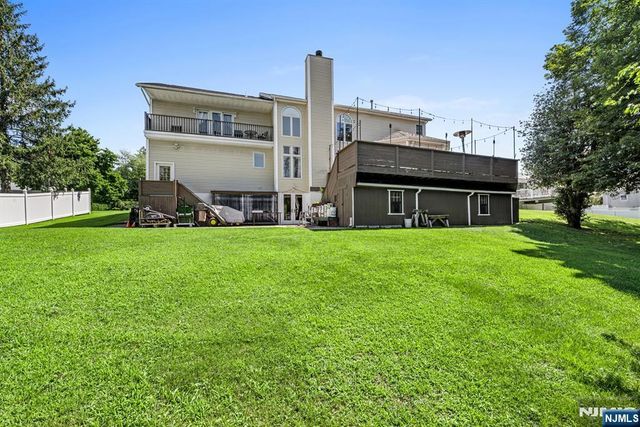 70 Farmingdale Road, Wayne, NJ 07470