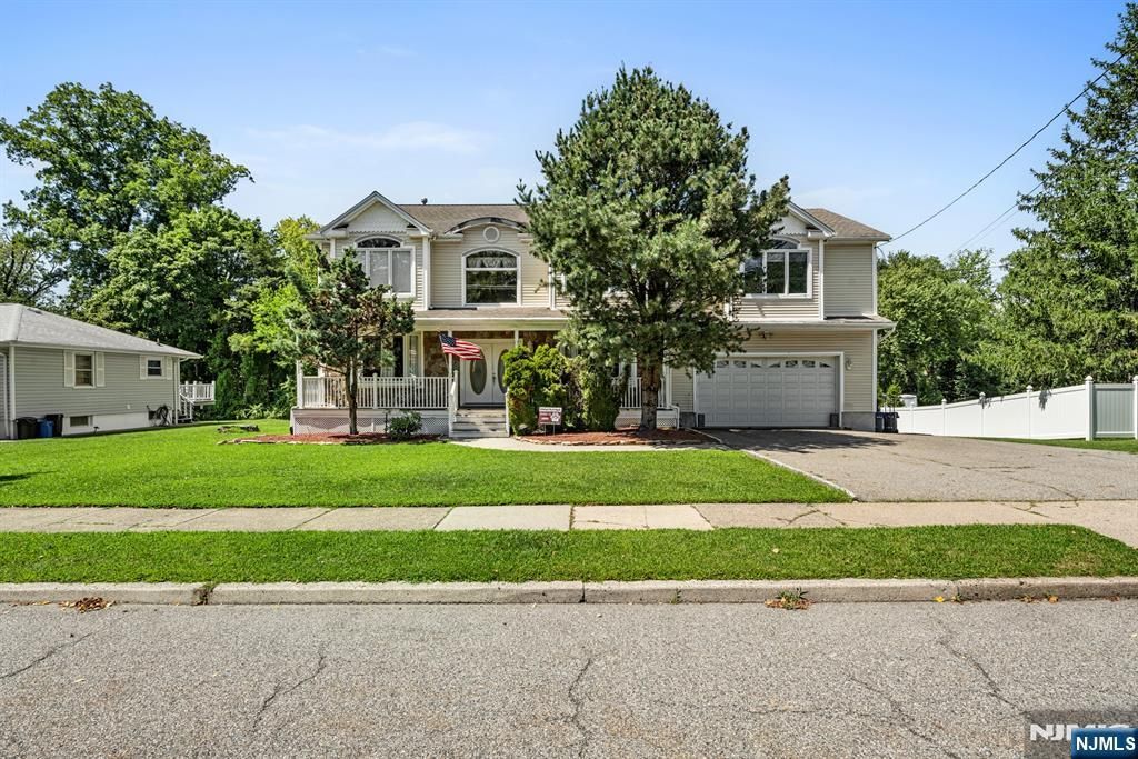 70 Farmingdale Road, Wayne, NJ 07470