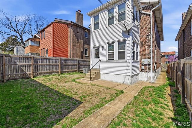 5042 Tholozan Avenue 5042 & 5042A, St Louis, MO 63109