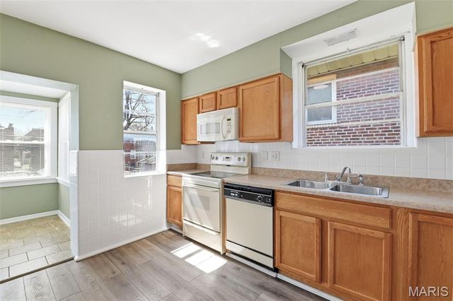 5042 Tholozan Avenue 5042 & 5042A, St Louis, MO 63109