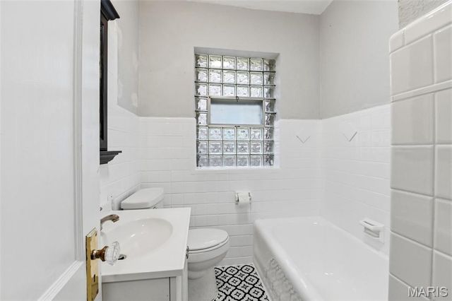 5042 Tholozan Avenue 5042 & 5042A, St Louis, MO 63109