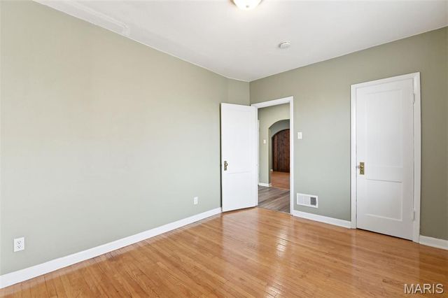 5042 Tholozan Avenue 5042 & 5042A, St Louis, MO 63109