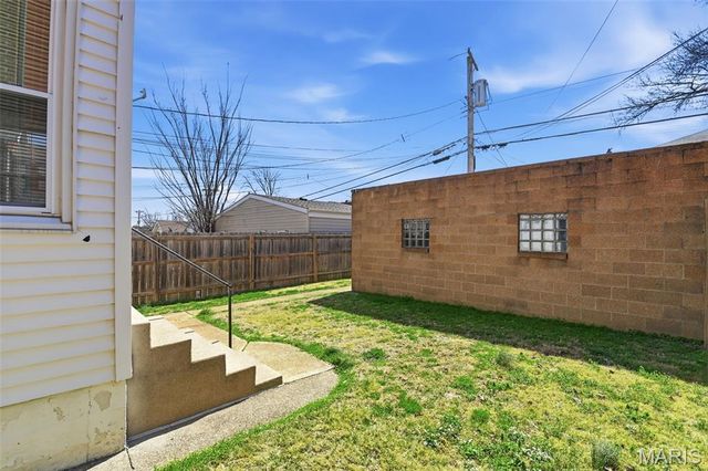 5042 Tholozan Avenue 5042 & 5042A, St Louis, MO 63109