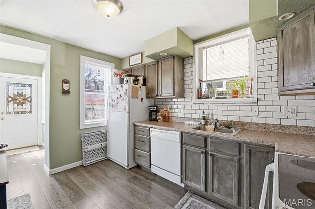 5042 Tholozan Avenue 5042 & 5042A, St Louis, MO 63109