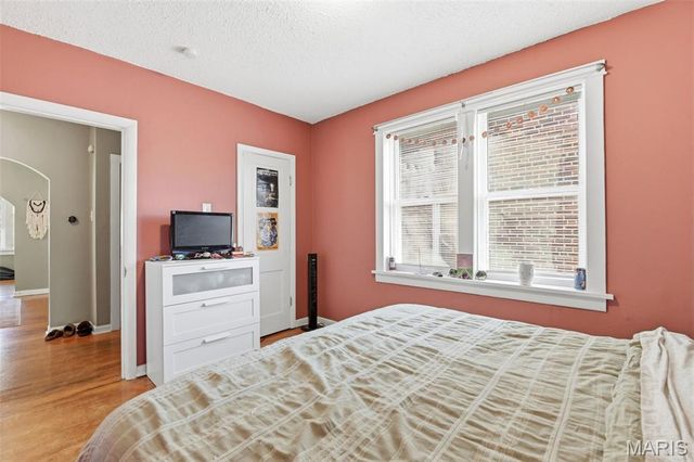 5042 Tholozan Avenue 5042 & 5042A, St Louis, MO 63109