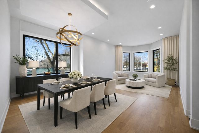 2457 W Byron Street, Chicago, IL 60618